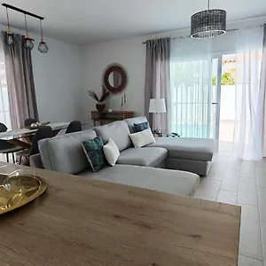 https://villa-magnolia.tenerifehoteles.net
